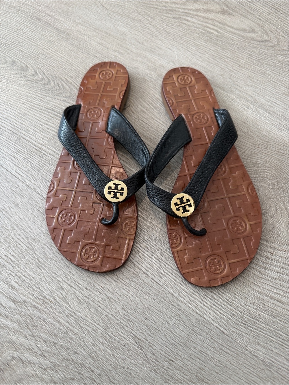 Tory Burch Thora leather thong flip-flop sandals